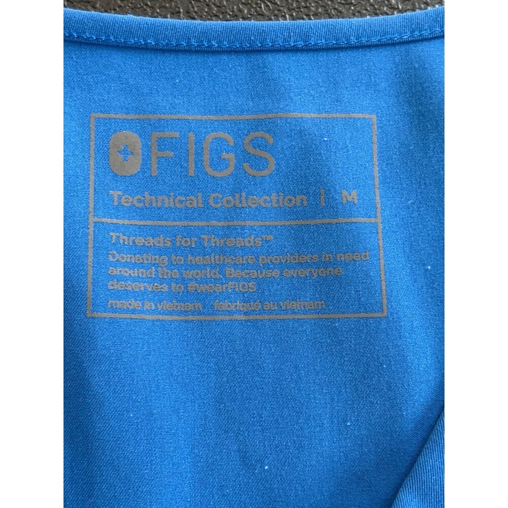 Figs Women's Casma Three-Pocket Scrub Top Royal Blue M - Picture 5 of 8